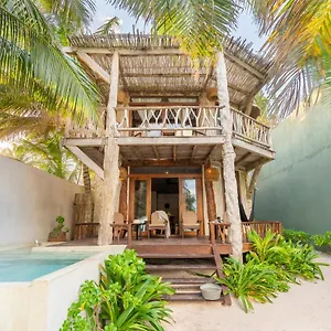 Casa Ganesh Tulum-Beachfront Hotel By Ahau Collection ** Tulum Pueblo